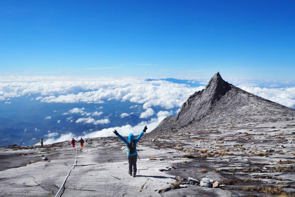 Menikmati Panorama Alam dari Puncak Gunung Kinabalu - sierra-barter.com