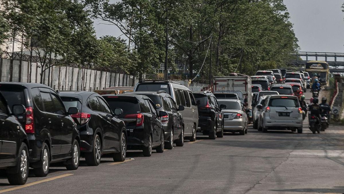 One Way di Jalur Mudik Pantura: Strategi Polisi Cegah Macet Parah Saat Libur Lebaran